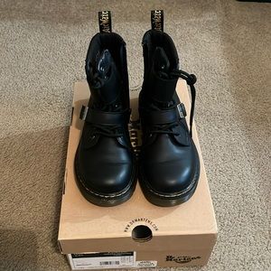 DR. MARTENS Youth 1460 Joska